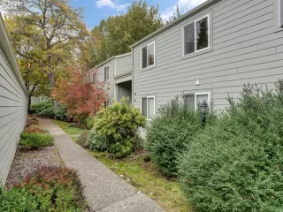 Photo #1: 20028888 Listing