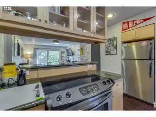 Photo #4: 20029194 Listing