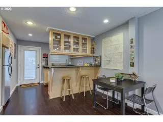 Photo #5: 20029194 Listing