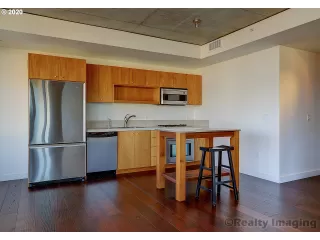 Photo #6: 20029217 Listing