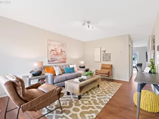 Photo #4: 20029889 Listing