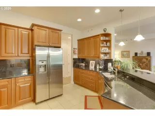 Photo #5: 20030413 Listing 