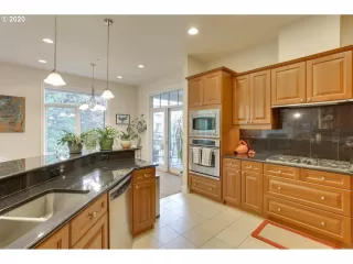Photo #6: 20030413 Listing 