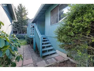 Photo #3: 20031401 Listing