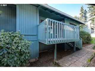 Photo #5: 20031401 Listing