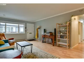 Photo #2: 20031469 Listing