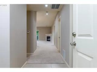 Photo #4: 20031827 Listing