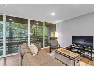 Photo #1: 20032619 Listing