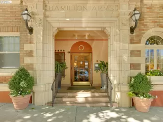 Photo #2: 20032674 Listing