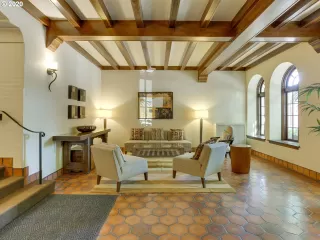 Photo #3: 20032674 Listing