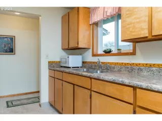 Photo #3: 20032779 Listing 