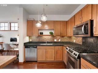 Photo #1: 20033405 Listing
