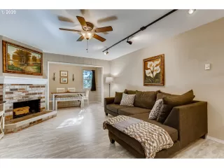 Photo #3: 20034061 Listing