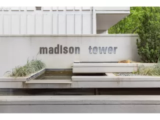 Photo #2: 20034509 Listing