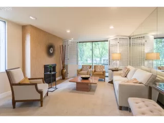 Photo #3: 20034509 Listing