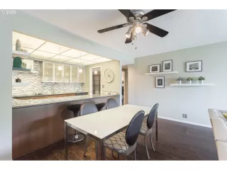 Photo #6: 20034509 Listing