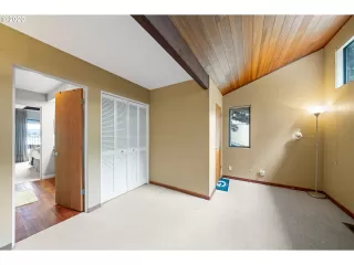 Photo #1: 20034605 Listing 