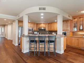 Photo #4: 20034798 Listing