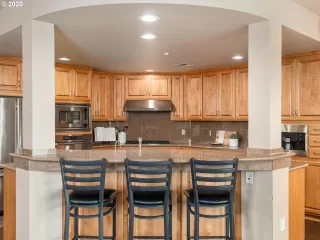 Photo #5: 20034798 Listing