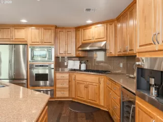 Photo #6: 20034798 Listing