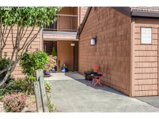 Photo #2: 20034875 Listing