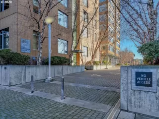 Photo #1: 20035306 Listing