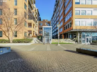 Photo #2: 20035306 Listing