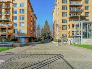 Photo #3: 20035306 Listing