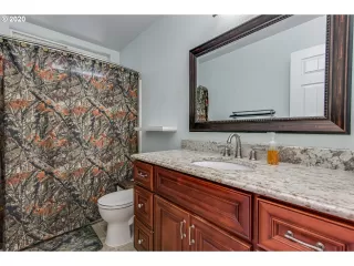 Photo #2: 20035391 Listing