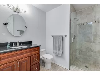 Photo #5: 20035391 Listing