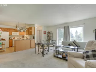 Photo #6: 20036734 Listing