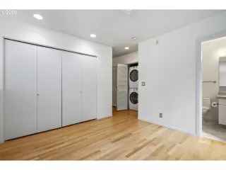 Photo #4: 20036999 Listing