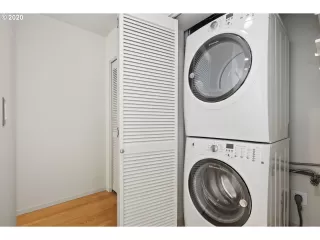 Photo #5: 20036999 Listing