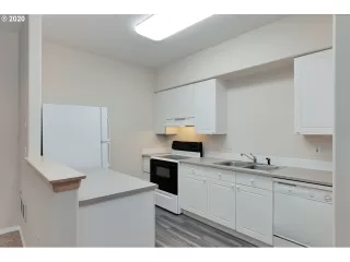 Photo #3: 20037475 Listing 