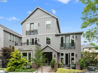 More Details about MLS # 20037783 : 1805 SE MADISON ST 303