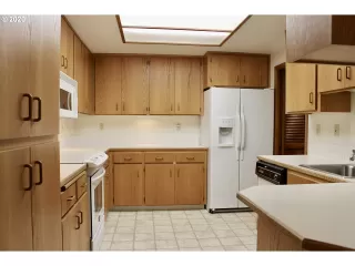 Photo #5: 20039184 Listing 