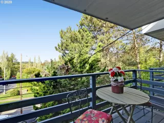 Photo #5: 20039229 Listing