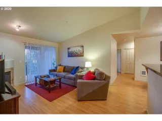 Photo #4: 20041284 Listing 