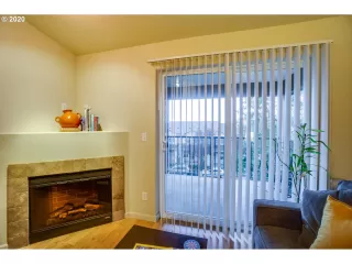 Photo #6: 20041284 Listing 