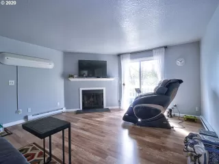 Photo #1: 20041396 Listing