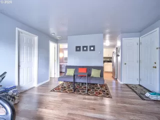 Photo #2: 20041396 Listing