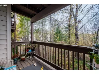 Photo #6: 20041707 Listing