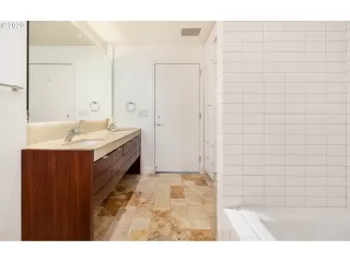 Photo #6: 20041885 Listing 