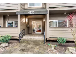 Photo #1: 20042057 Listing 