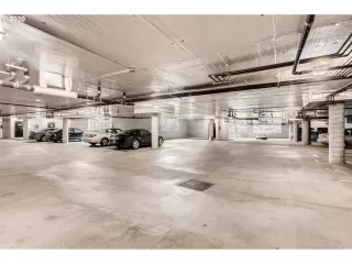 Photo #3: 20042057 Listing 