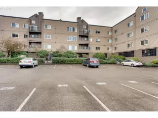 Photo #5: 20042057 Listing 