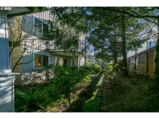 Photo #4: 20043798 Listing