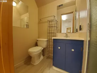 Photo #5: 20043867 Listing