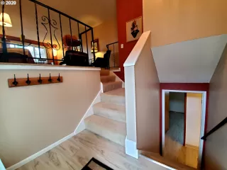 Photo #6: 20043867 Listing