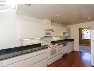 Photo #6: 20044289 Listing 